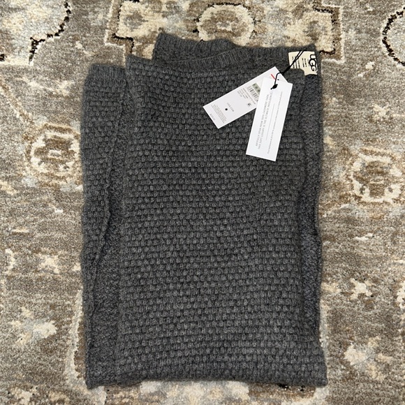 UGG Cashmere Hendrix Popcorn Stitch Scarf - Picture 2 of 4